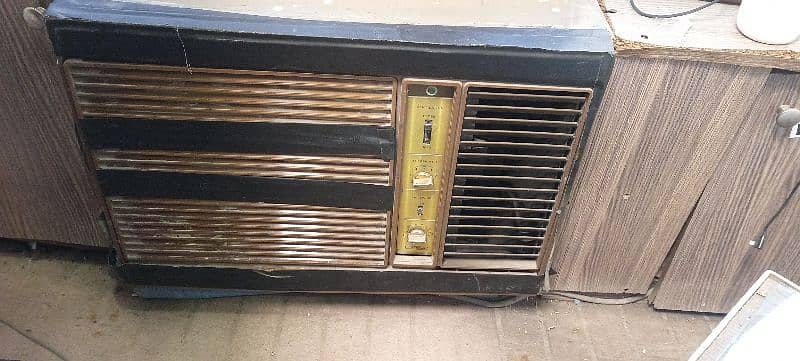 I am selling my window Ac in working condition I have more 5 pec 3