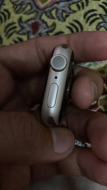 Apple Watch Series 8 41mm golden 3