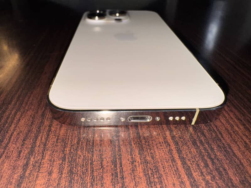 IPhone 14 Pro 128 GB PTA Approved GOLD 4