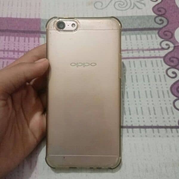 An item of OPPO A57 1