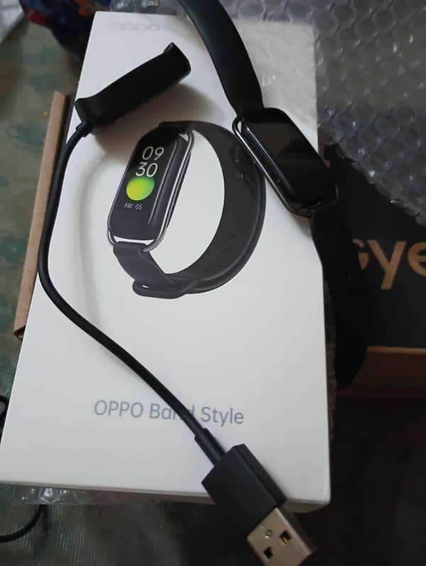 oppo Style Band with oled Display with continuous heart monitoring 3