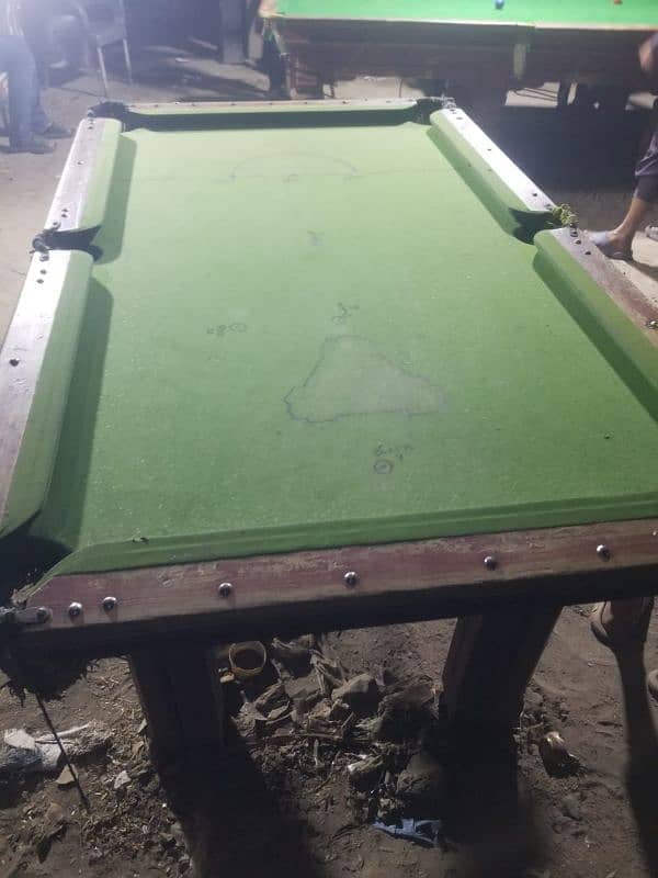 Billiard table 0