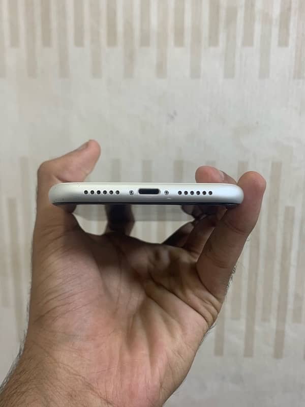 iPhone xr 64gb jv 4