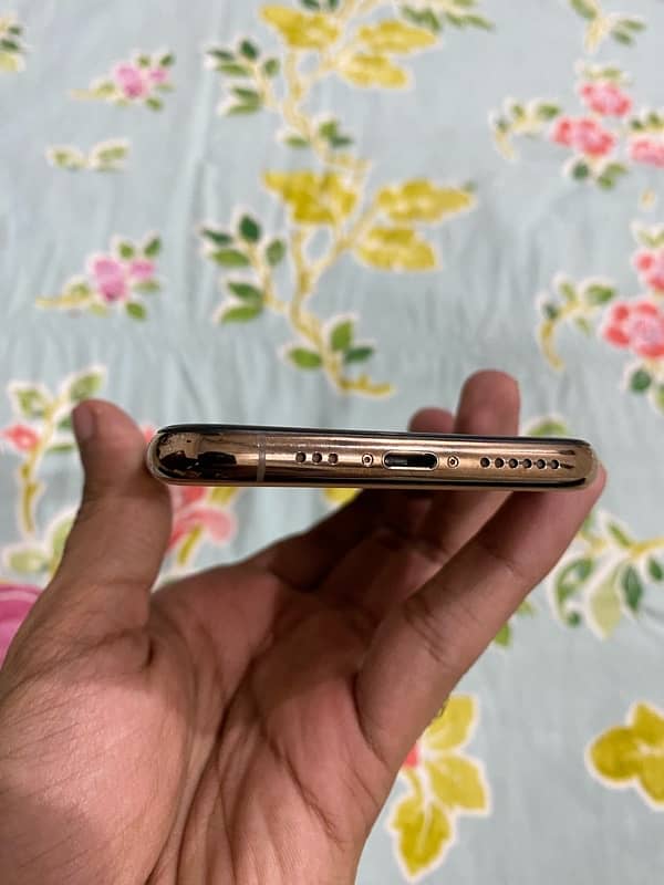 urgent sell iphone 11 pro 256gb NON 1