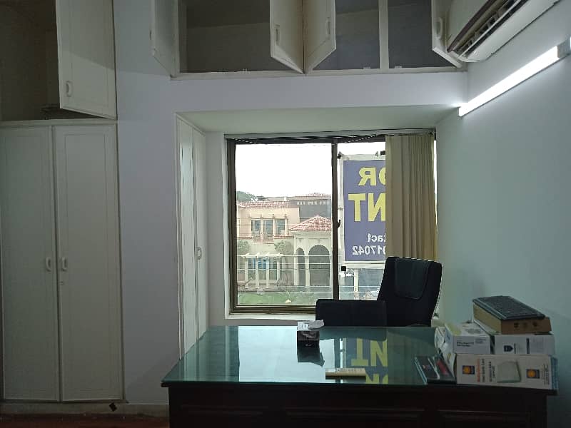 04 MARLA OFFICE FIRST FLOOR EXCELLENT LOCATION 17