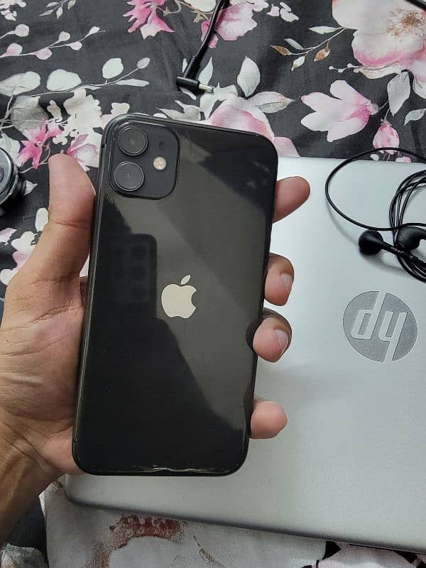 IPhone 11 factory unlocked with box 0