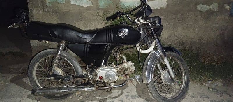 16 model zmco bike Engine new bnya huwa hn urgent sell 2