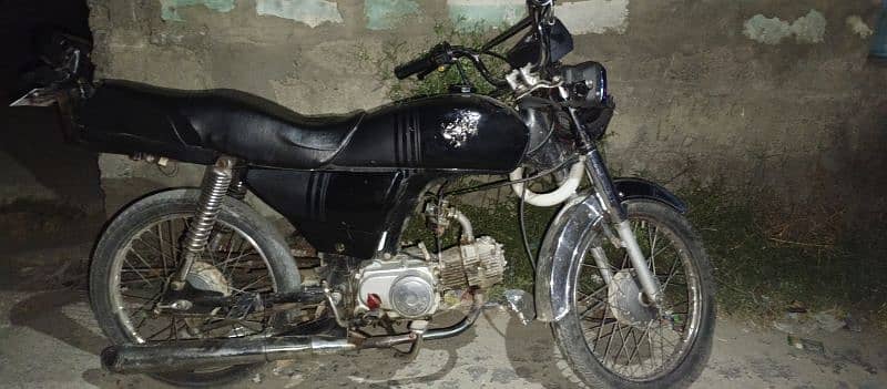 16 model zmco bike Engine new bnya huwa hn urgent sell 3