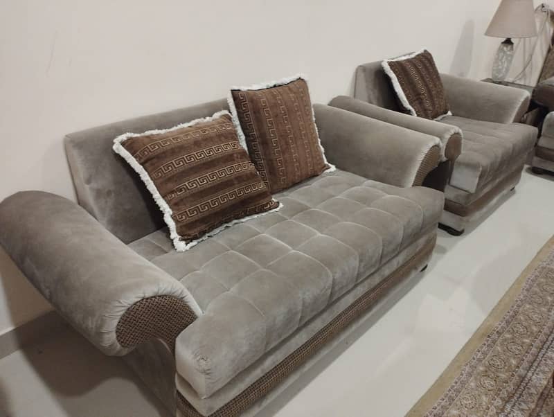 SOFA SET 6 SEATER WITH 7 LARGE CUSHIONS 1