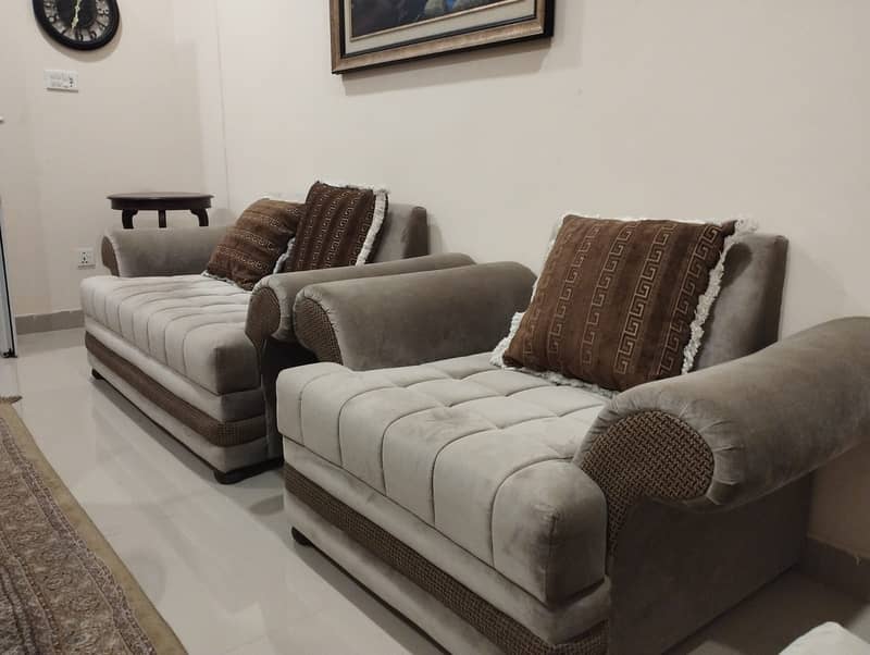 SOFA SET 6 SEATER WITH 7 LARGE CUSHIONS 2