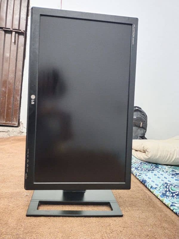 24" inch computer lcd 2