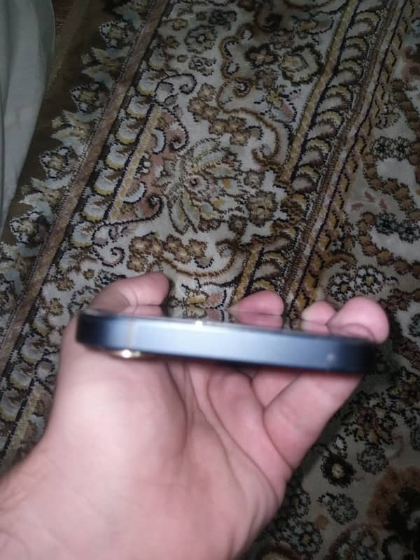 iPhone 12 0