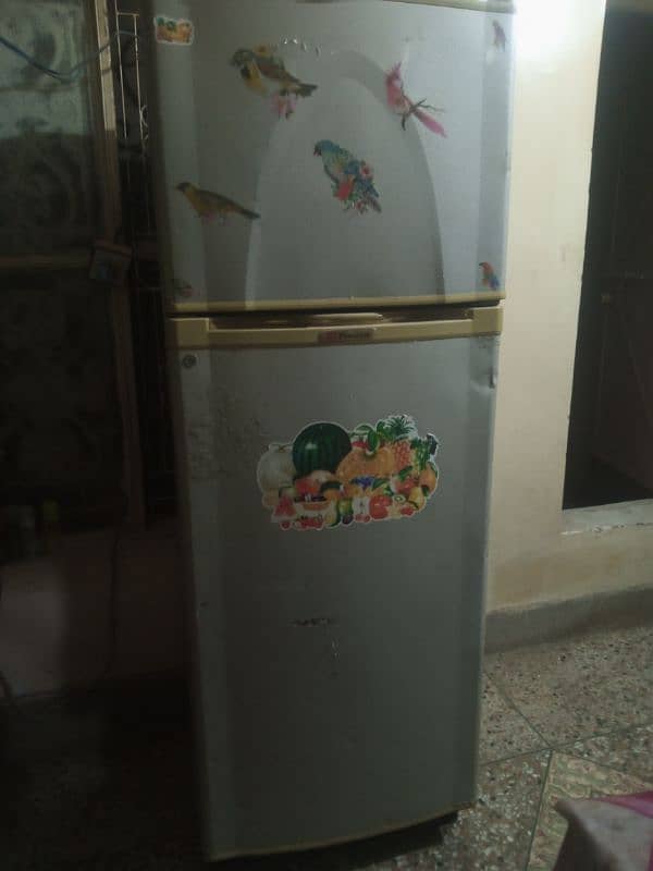 fridge for sell low condition ha or gas leakage problem ha 0