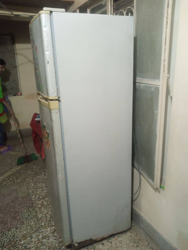 fridge for sell low condition ha or gas leakage problem ha 1