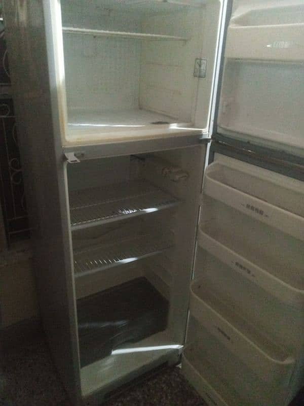 fridge for sell low condition ha or gas leakage problem ha 3