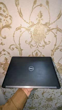 Dell laptop 8gb RAM 256gb SSD NVME core i5 7 generation