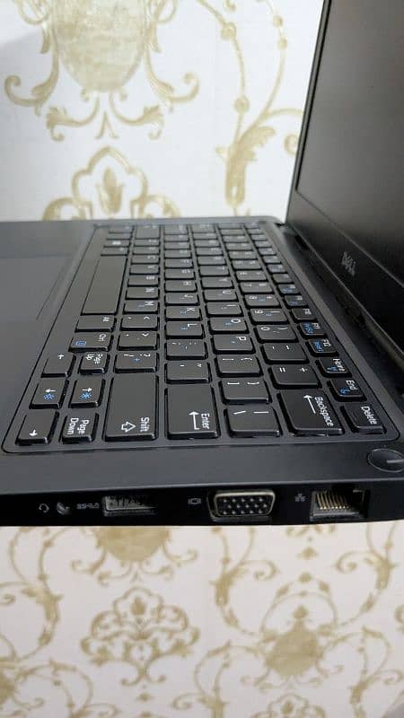 Dell laptop 8gb RAM 256gb SSD NVME core i5 7 generation 3