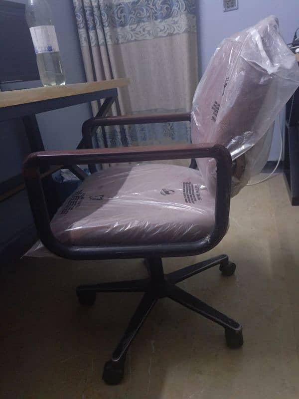 Office chairs 0