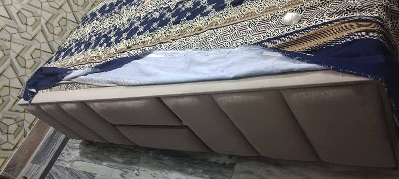 king bed and side table new urgent sale krni 1