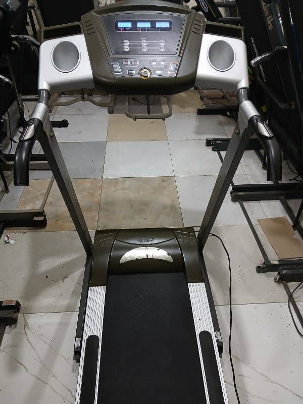 treadmils. (0309 5885468). ellapticals. spin bikes. gym cycles. home gym 14