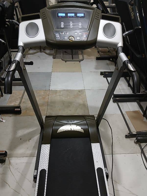 treadmils. (0309 5885468). ellapticals. spin bikes. gym cycles. home gym 16