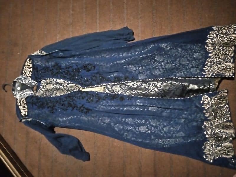 dresses in excellent condition 9