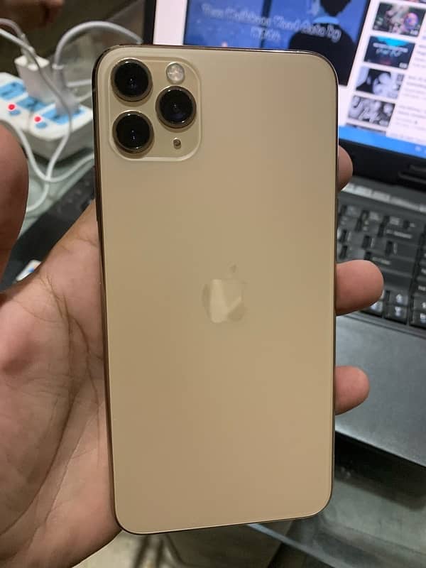 iphone 11 pro max 256gb Factory unlock 10/10 condition 2