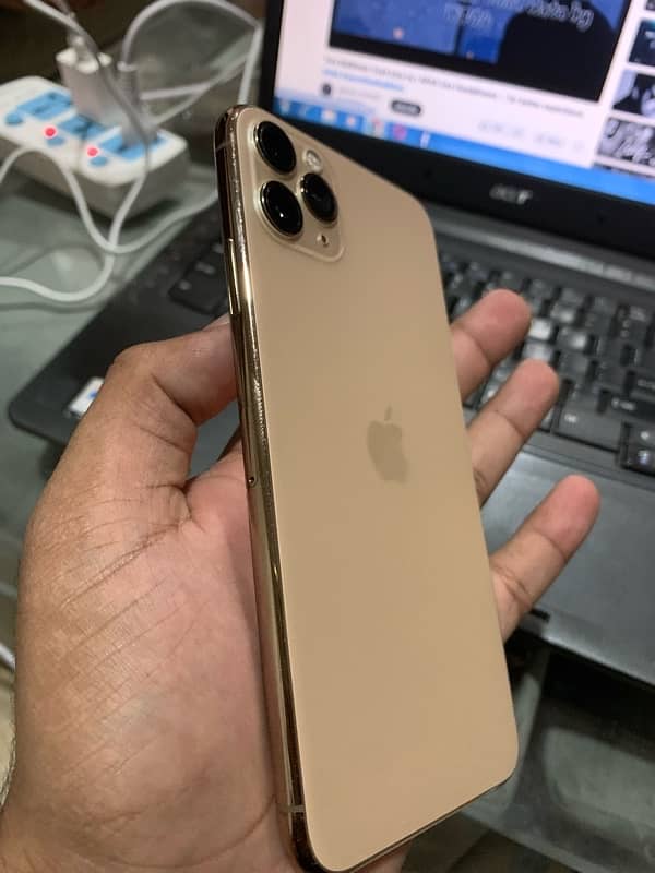 iphone 11 pro max 256gb Factory unlock 10/10 condition 4