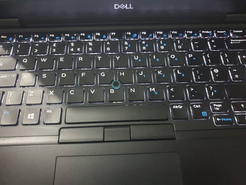 Dell 5490 i5 7th gen 8/256gb m. 2 2