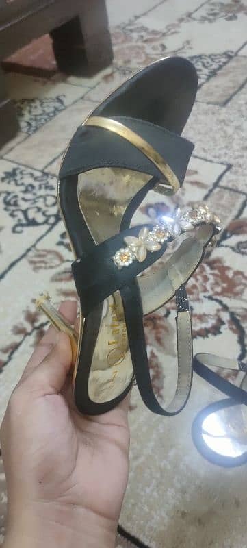 BrandedSandals for Sale 1