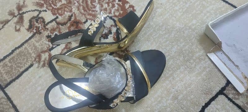 BrandedSandals for Sale 2