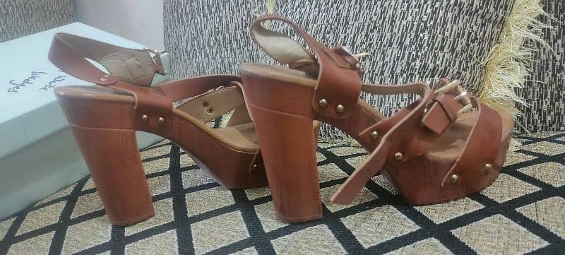 BrandedSandals for Sale 8