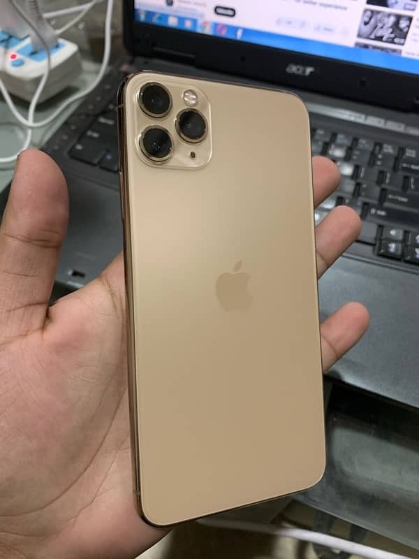 iphone 11 pro max 256gb non pta Factory unlock 10/10 7