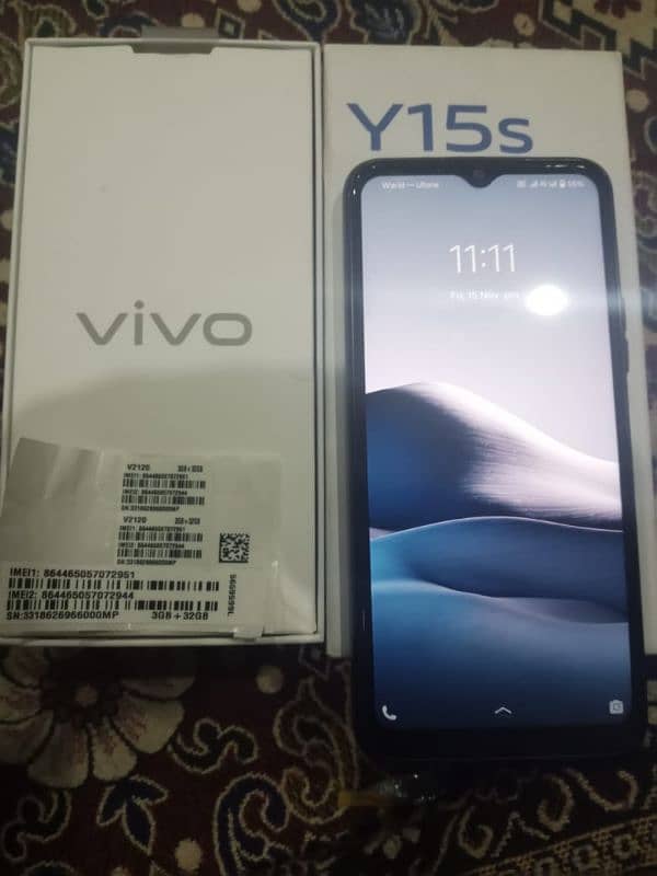 vivo y15s with box charger 0