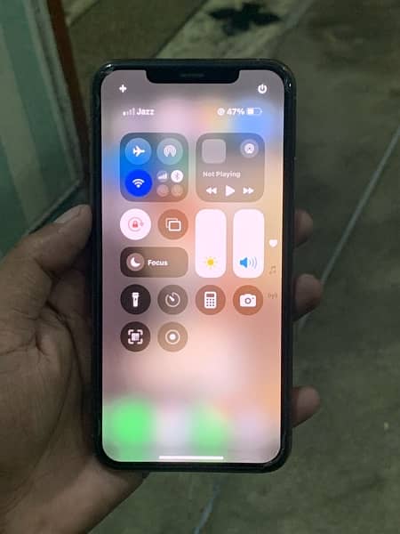 Iphone 11pro max dual simPTA Aproved 256 GB gold colour 5