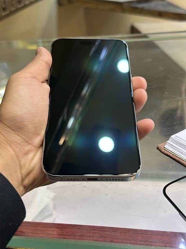 iphone 15 pro max Pta 5