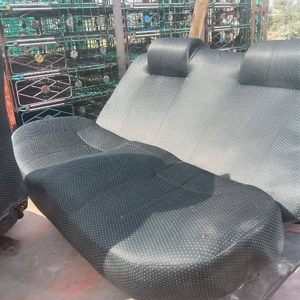 Daewoo racer seats A1 condition 2