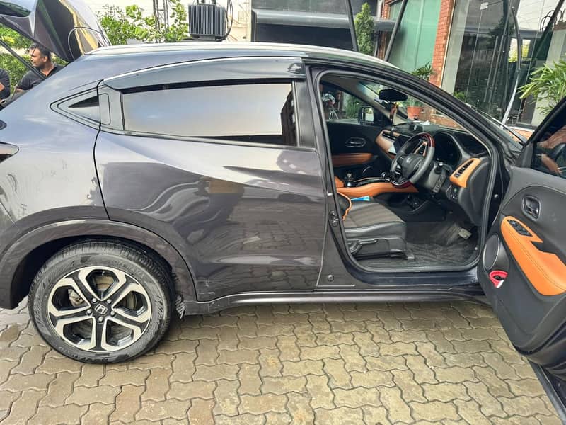 Honda Vezel 2015 Z Sencing 2