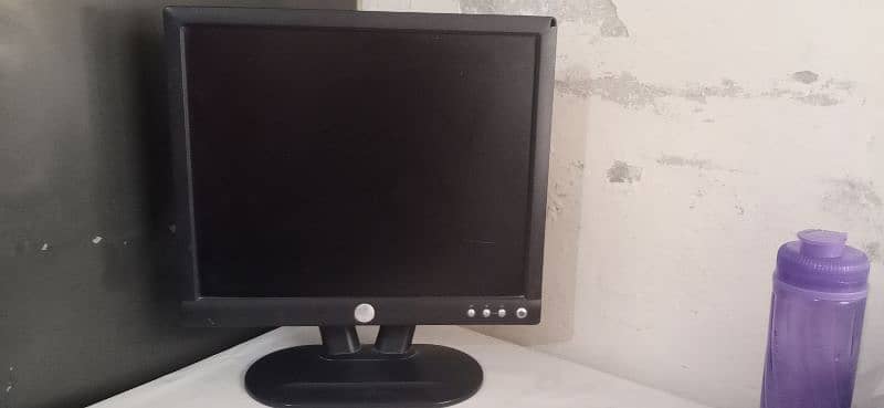 DELL Hd display LCD for computer and Tv high resolution and 60Hz 0