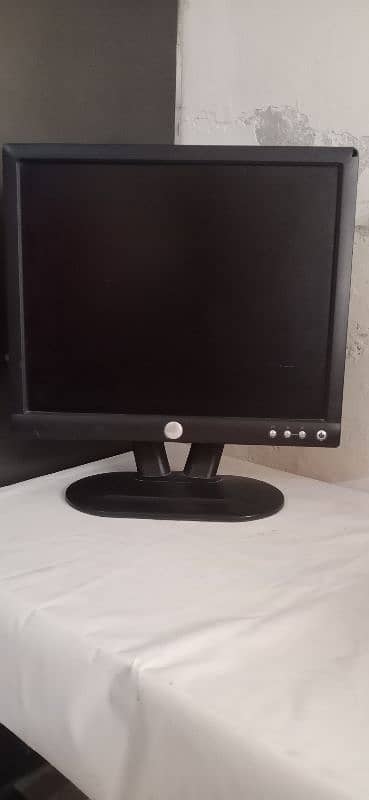 DELL Hd display LCD for computer and Tv high resolution and 60Hz 3