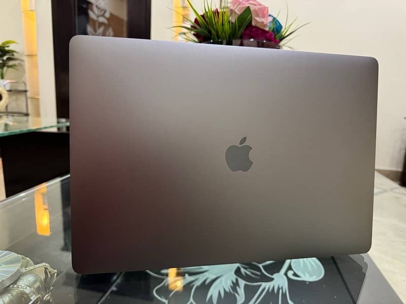 MAC BOOK PRO 2018 IMPORTED 1