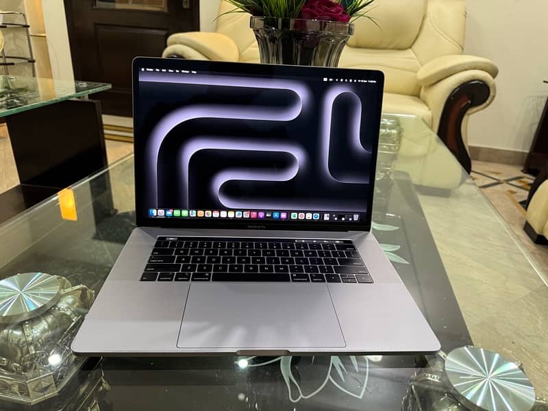 MAC BOOK PRO 2018 IMPORTED 5