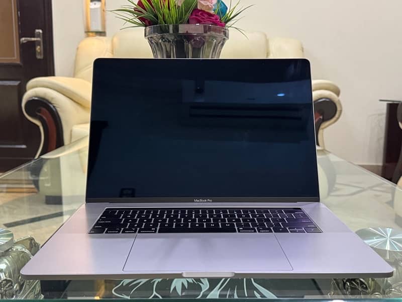 MAC BOOK PRO 2018 IMPORTED 11