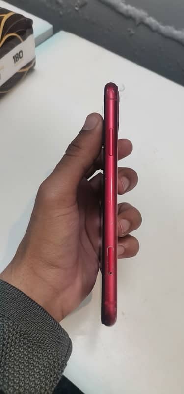 IPHONE 11   64gb nonPTA 4