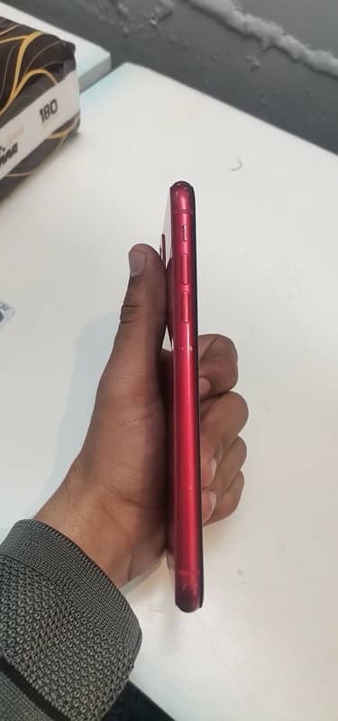 IPHONE 11   64gb nonPTA 6