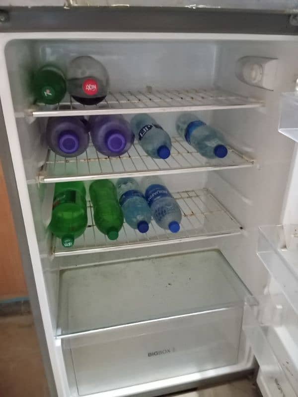 Haier Ka fridge urgent sale Krna hy 3