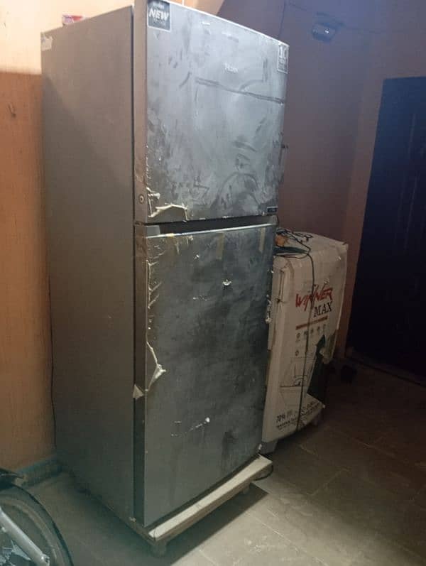 Haier Ka fridge urgent sale Krna hy 4