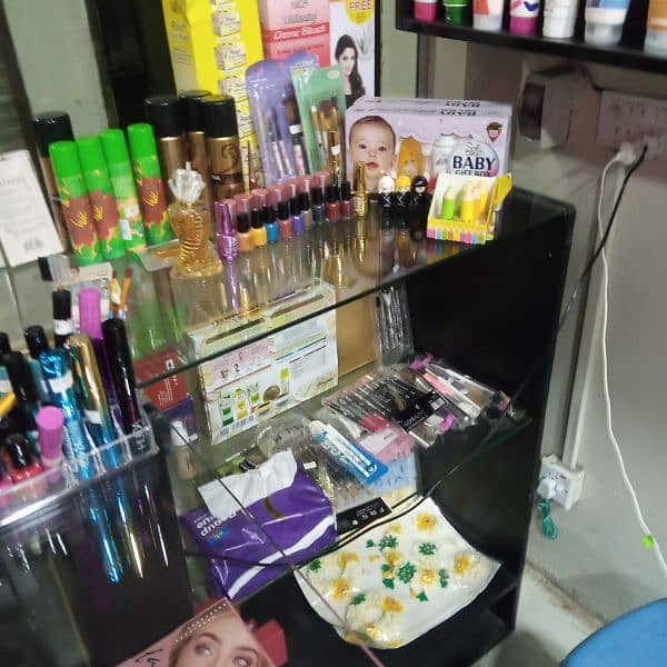 cosmetics shop for sale 4