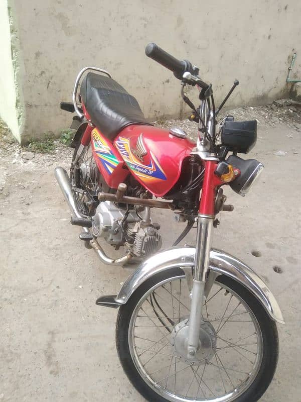 Red honda cd70 2020 9