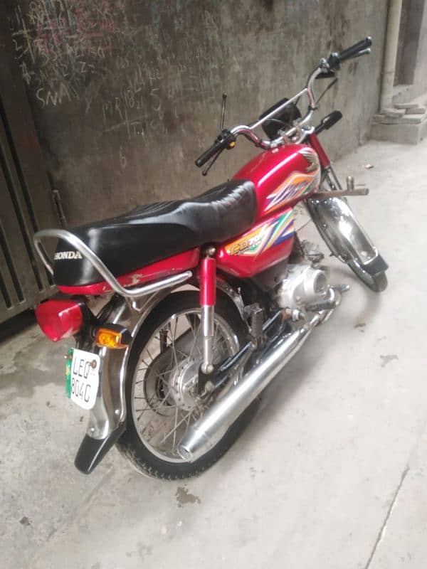 Red honda cd70 2020 11